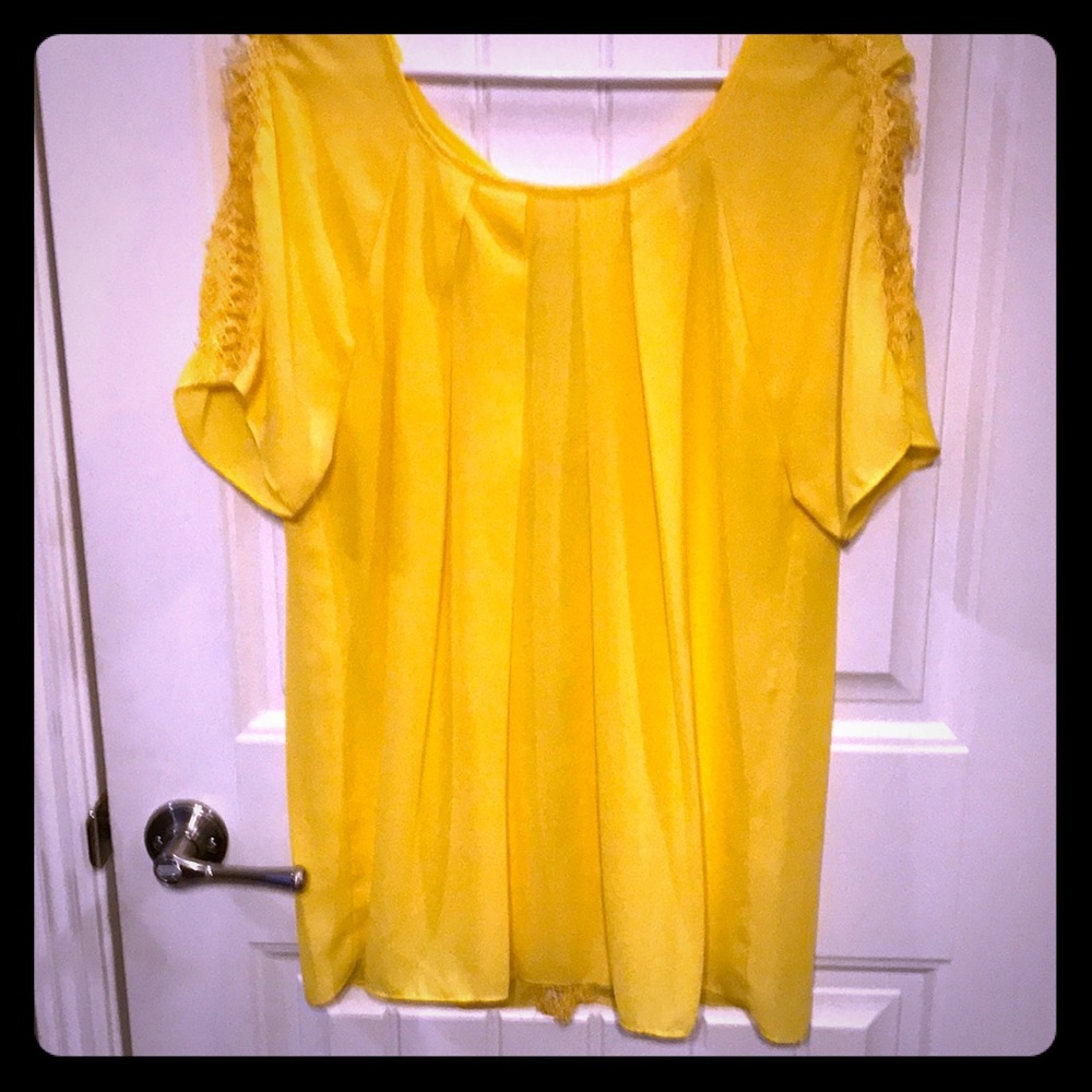 XL yellow blouse Never worn